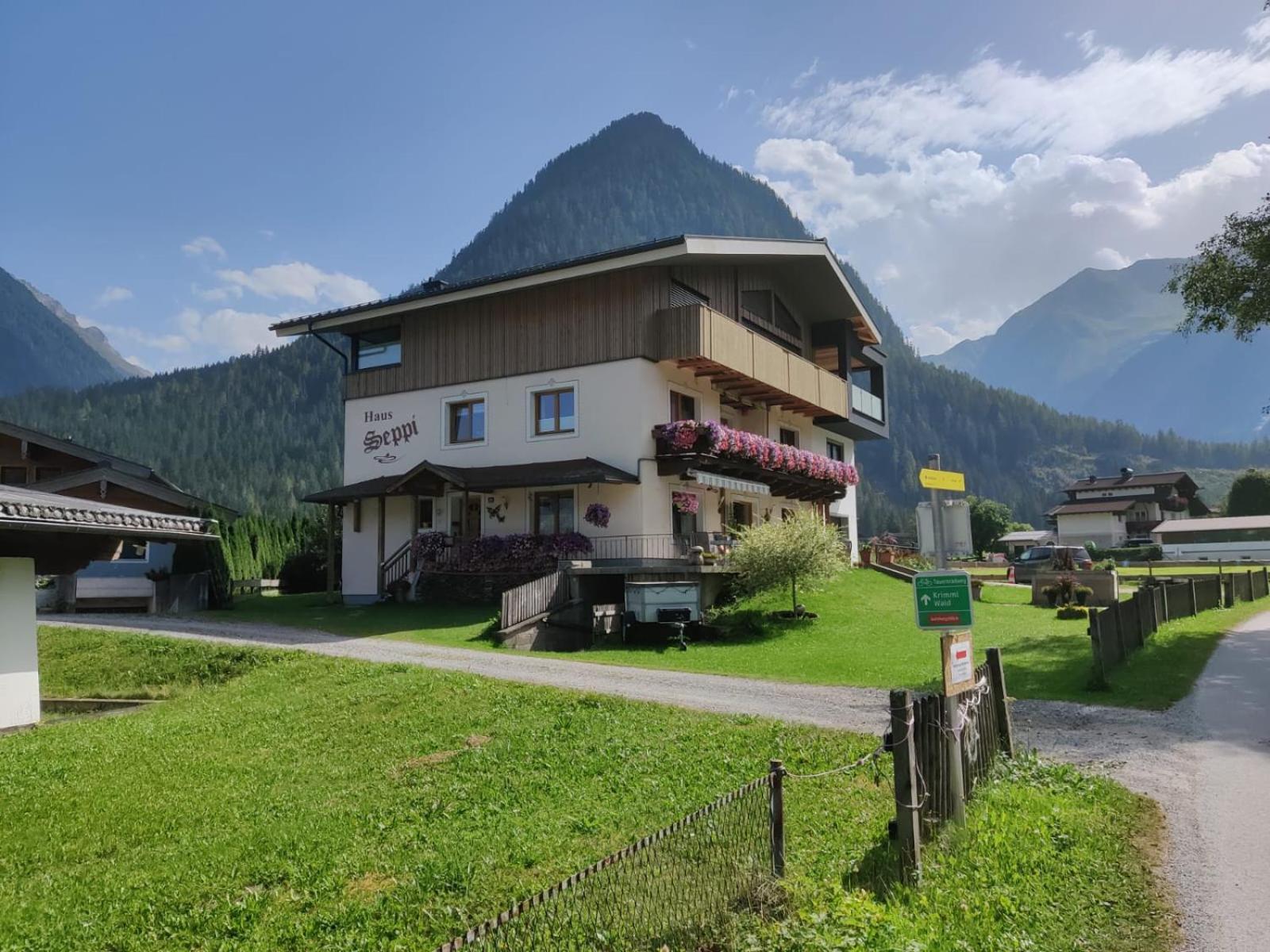 Haus Seppi Hotel Neukirchen am Grossvenediger Bagian luar foto