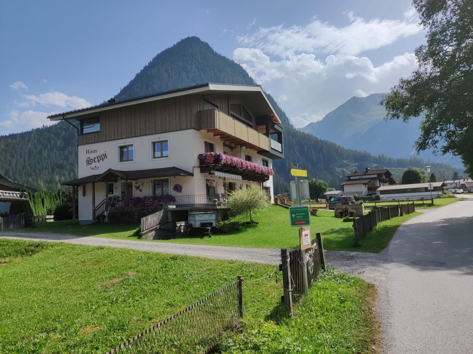 Haus Seppi Hotel Neukirchen am Grossvenediger Bagian luar foto